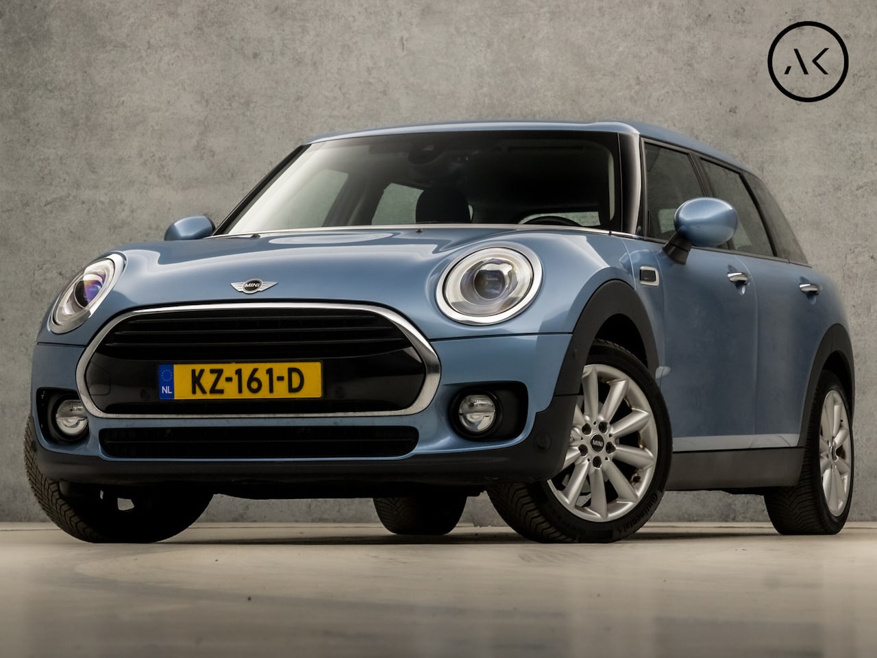 MINI Clubman - Mini 1.5 Cooper Sport Automaat (NAVIGATIE, CLIMATE, LED KOPLAMPEN, SPORTSTOELEN, PARKEERSE - AutoWereld.nl