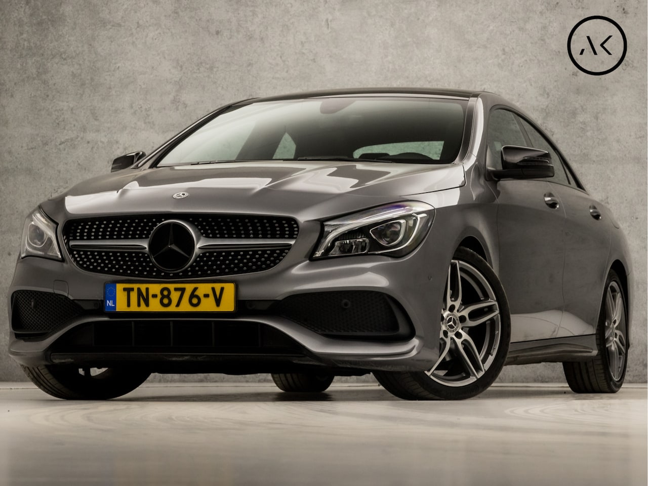 Mercedes-Benz CLA-Klasse - 180 AMG Sport Automaat (SCHUIFDAK, APPLE CARPLAY, GROOT NAVI, LEDER/ALCANTARA, CAMERA, SPO - AutoWereld.nl