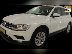 Volkswagen Tiguan - 1.5 TSI ACT Comfortline Business PANORAMADAK/VERWARMDE&MASSAGE VOORSTOELEN