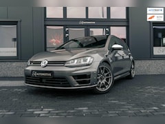 Volkswagen Golf - 2.0 TSI R 4Motion / PANO / LEDER / DYNAUDIO / MOTEC / CAMERA