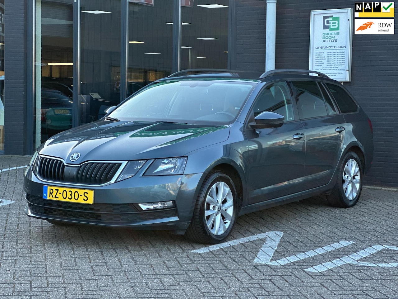 Skoda Octavia Combi - 1.0 TSI Greentech Ambition Business/1STE EIG/CAMERA/NAVI/NETTE STAAT!! - AutoWereld.nl