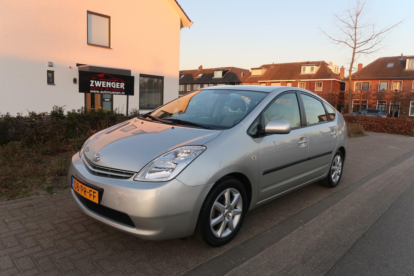 Toyota Prius - 1.5 VVT-i Hybrid AIRCO|CRUISECONTROL|1E EIGENAAR|DEALER ONDERHOUDEN - AutoWereld.nl