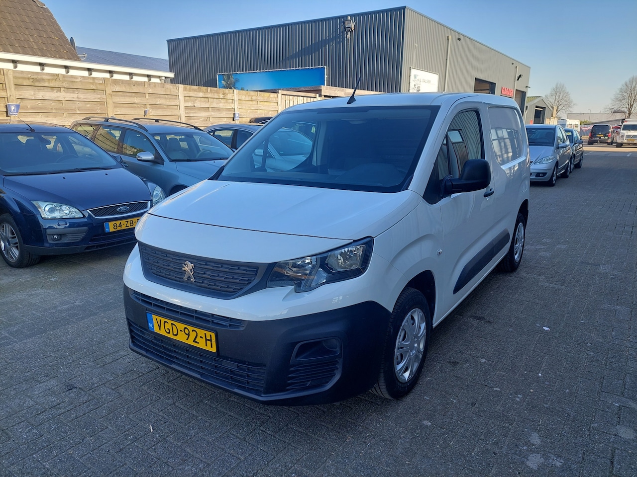 Peugeot Partner - 1.5 BlueHDI Pro 1.5 BlueHDI Pro - AutoWereld.nl