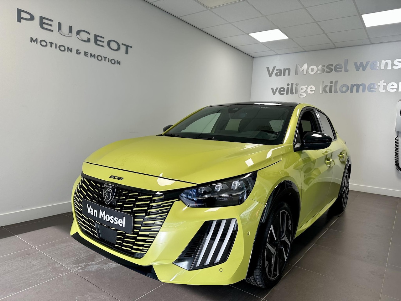 Peugeot 208 - Hybrid 100 e-DCS6 GT | Navi | dodehoekdetectie | Camera voor + achter | Pano-dak | Apple C - AutoWereld.nl