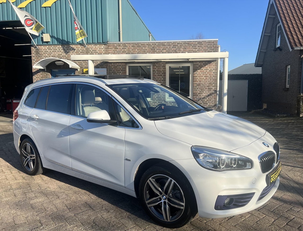 BMW 2-serie Gran Tourer - (f46) 218i, 136PK, 7zits, 1e eig, Pano, leder - AutoWereld.nl