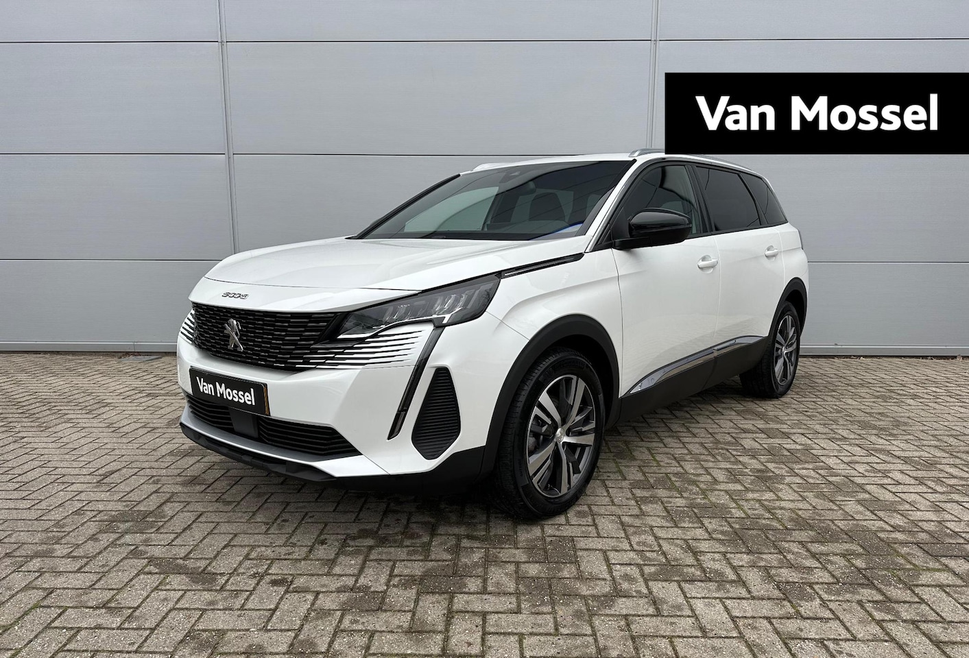 Peugeot 5008 - 1.2 Hybrid Allure Pack Business | Navigatie | Stoelverwarming | 18" Lichtmetalen velgen - AutoWereld.nl