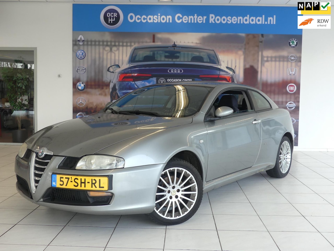 Alfa Romeo GT - 2.0 JTS Distinctive Climate Control Lmv Distr. reeds v.v. Prijspakker!! APK t/m 11-2025 - AutoWereld.nl