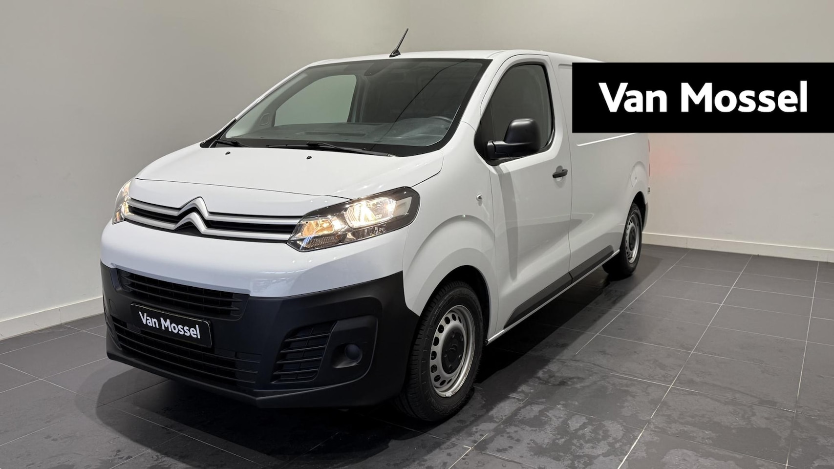 Citroën Jumpy - 1.5 BlueHDI 120 M Club | Navigatie | Bijrijdersbank | Apple Carplay/Android Auto | Parkeer - AutoWereld.nl