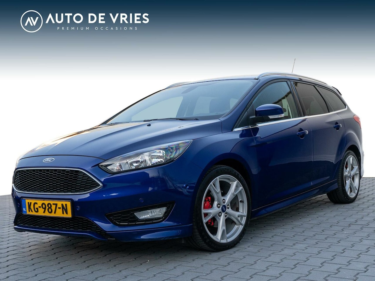 Ford Focus Wagon - 1.0 Ecoboost 125pk Titanium Sport | Navigatie | Dubbele uitlaat | 18 inch LMV | Trekhaak - AutoWereld.nl