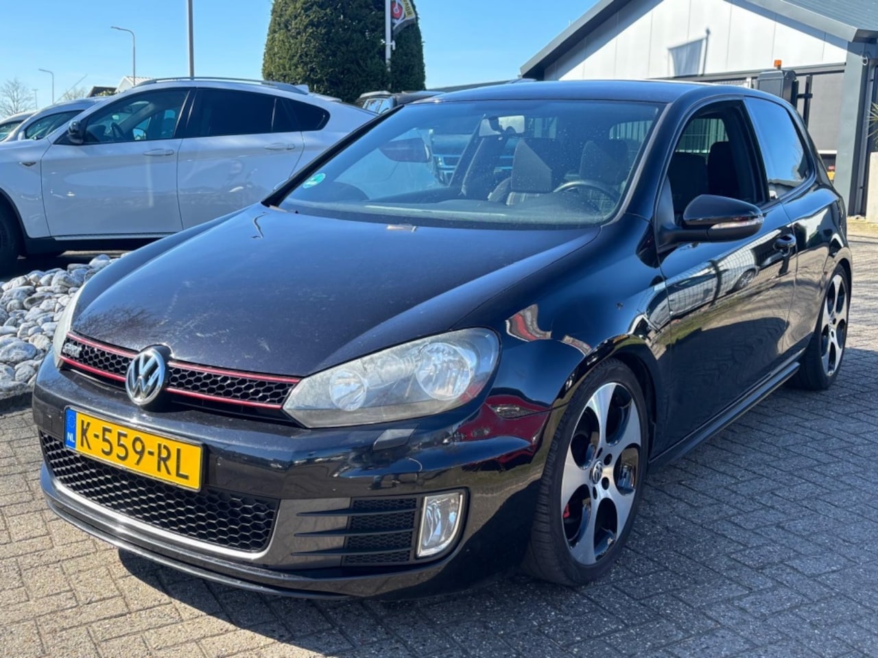 Volkswagen Golf - 2.0 GTI Automaat DSG 2011 Zwart Trekhaak - AutoWereld.nl