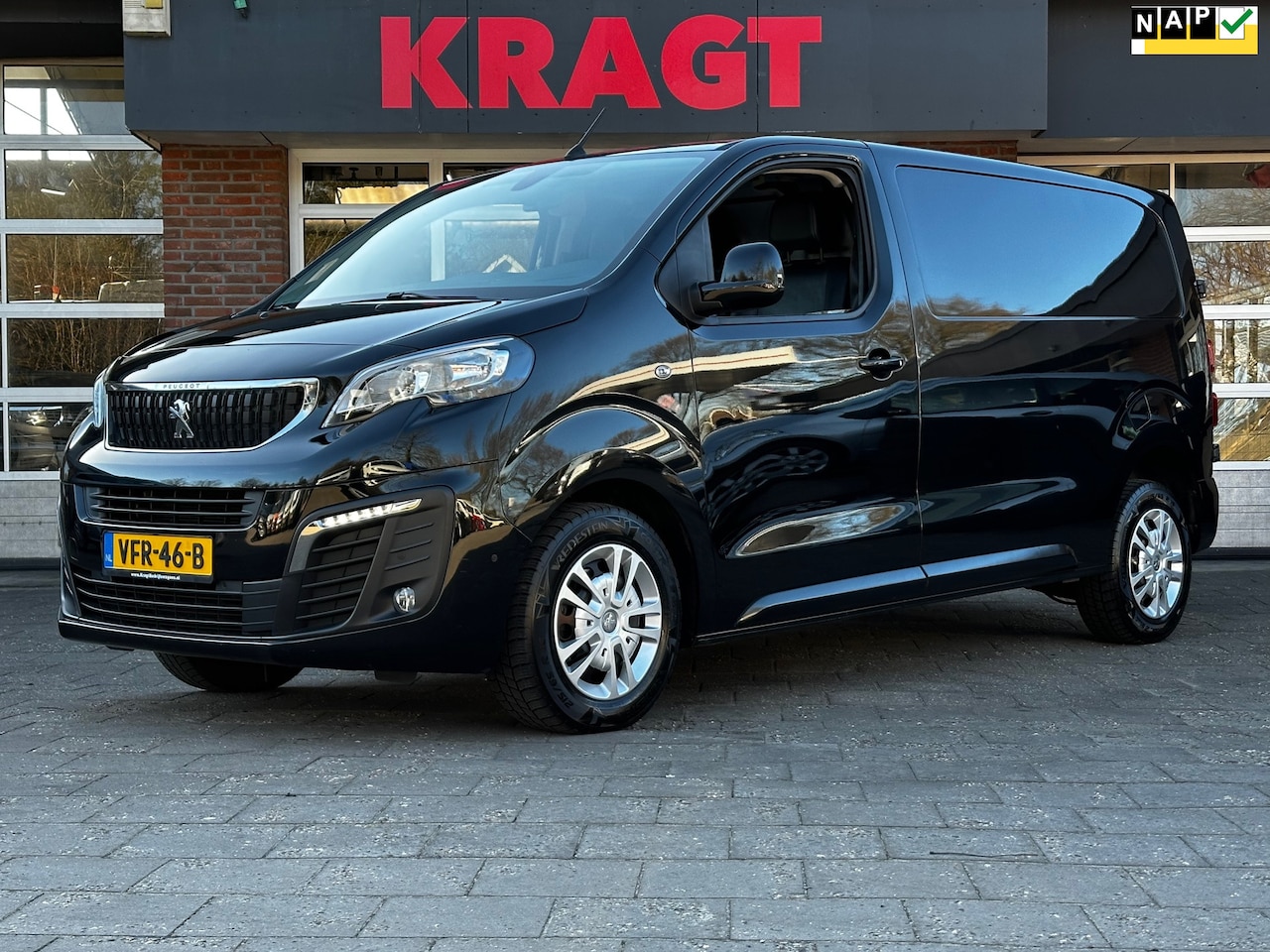 Peugeot Expert - 2.0 BlueHDI 120 Premium, Achteruitrijcamera, trekhaak, cruise, airco, drie zitplaatsen - AutoWereld.nl