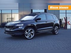 Skoda Karoq - 1.5 TSI DSG Sportline/ Panodak/ Navi/19 LM /Camera/Trekhaak wegk