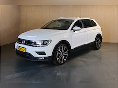 Volkswagen Tiguan - 1.4 TSI Comfortline Business - Stoel/stuurverwarming - Apple carplay/android auto - Climat