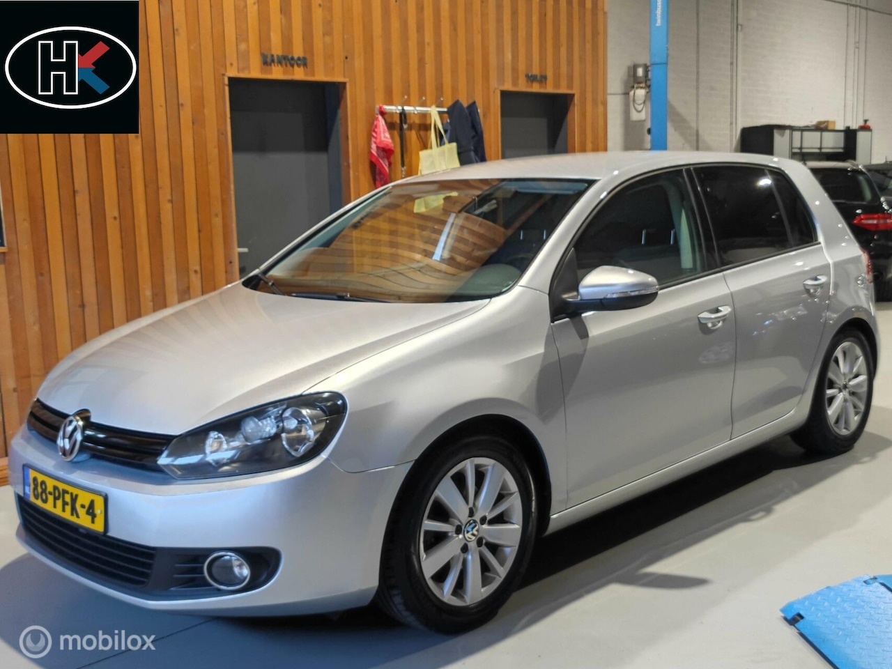 Volkswagen Golf - 5-deurs 1.2TSi 105pk H6 Tour II BlueMotion - AutoWereld.nl