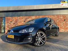 Volkswagen Golf - 1.2 TSI Highline Cruise 18inch Clima Trekhaak bj 2014