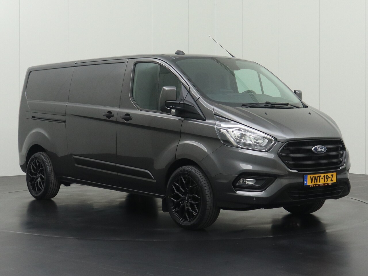 Ford Transit Custom - 2.0TDCI 170PK Automaat Lang | Multimedia | Camera | 3-Persoons | Trekhaak - AutoWereld.nl