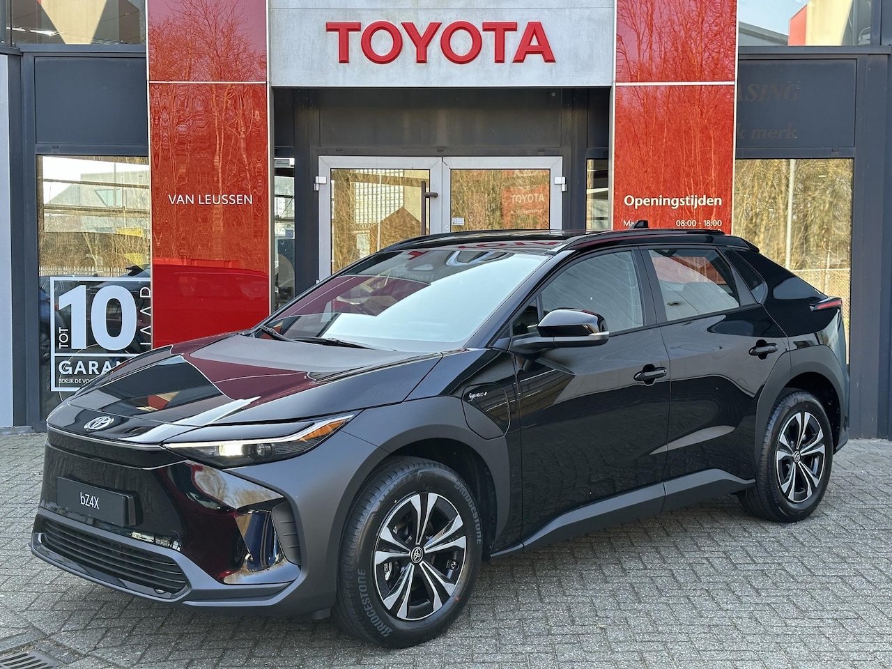 Toyota bZ4X - ACTIVE 71 kWh VOORRAADVOORDEEL DIRECT LEVERBAAR WARMTEPOMP 3-FASE LADEN 150 kW 18' LM-VELG - AutoWereld.nl