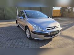 Peugeot 307 - 1.6-16V XT Pack