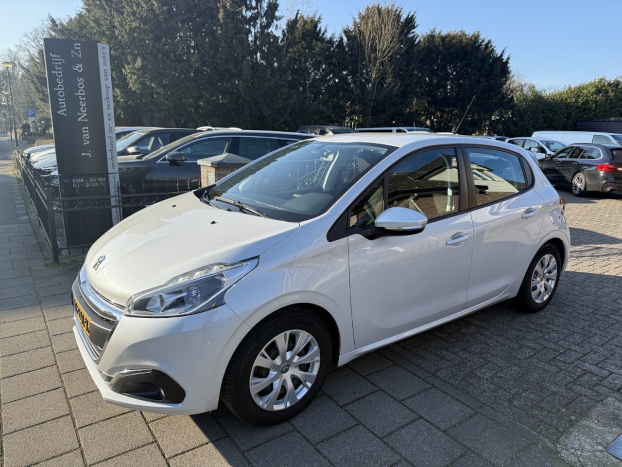 Peugeot 208 - 1.2 PureT. Blue Lion - AutoWereld.nl