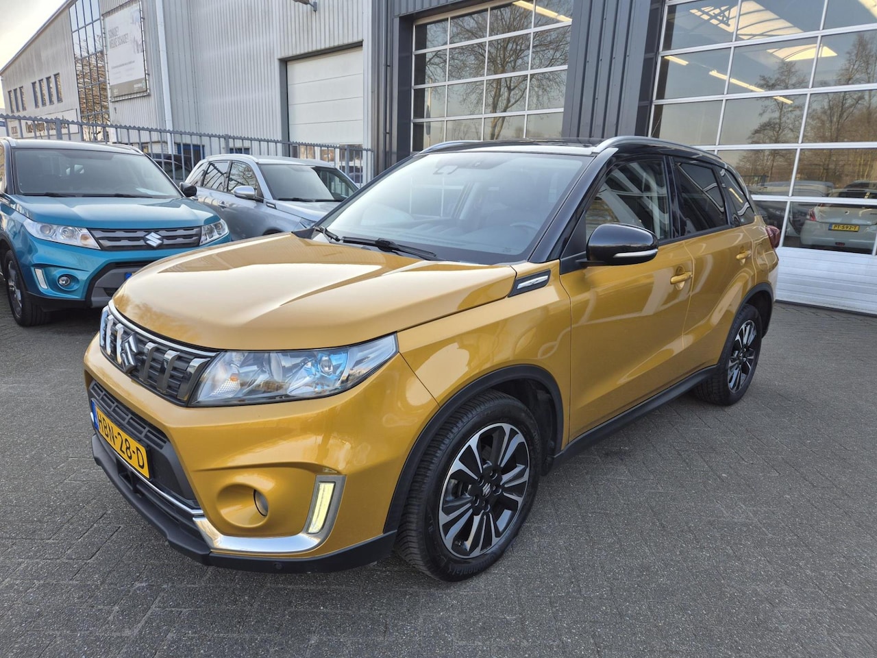 Suzuki Vitara - 1.4 Boosterjet Stijl automaat / Panorama / 12 mnd garantie - AutoWereld.nl