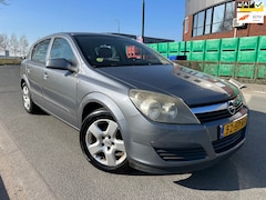 Opel Astra - 1.4 Edition bj 2006 Airco APK NIEUW 5 DEURS ZEER NETJES