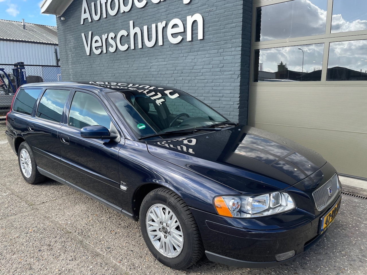 Volvo V70 - 2.4 Summum leer trekhaak cruise - AutoWereld.nl