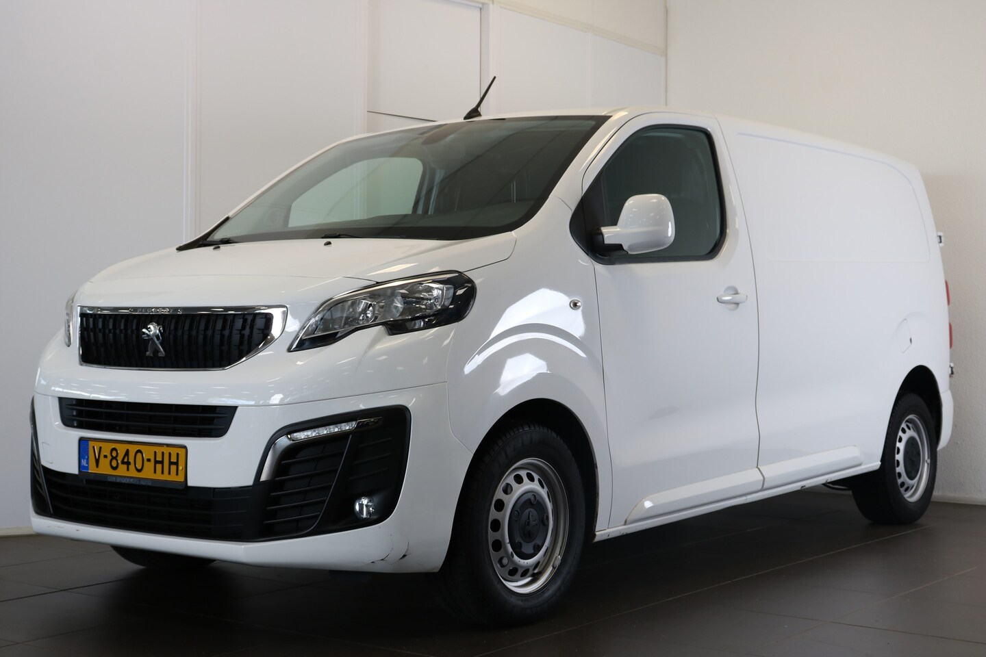 Peugeot Expert - 231S 2.0 BlueHDI 120pk Premium | Navigatie | 2500KG Trekgewicht | Pack Look | Airco | Crui - AutoWereld.nl