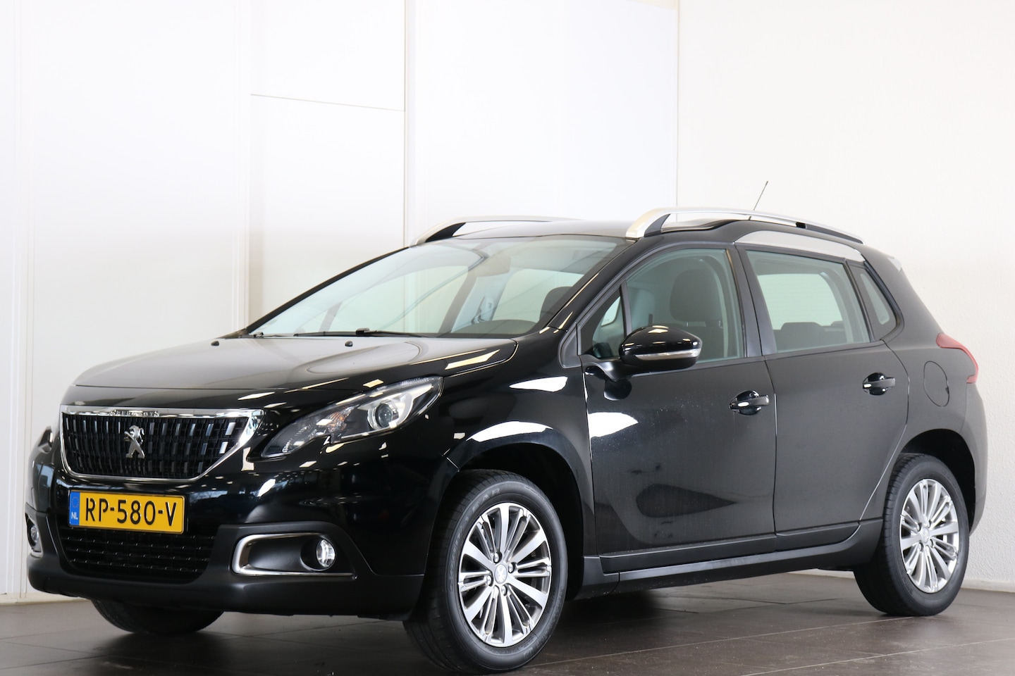 Peugeot 2008 - 1.2 PureTech Blue Lion 110pk | Airco | Parkeersensoren Achter | Led Achterlichten | navi | - AutoWereld.nl