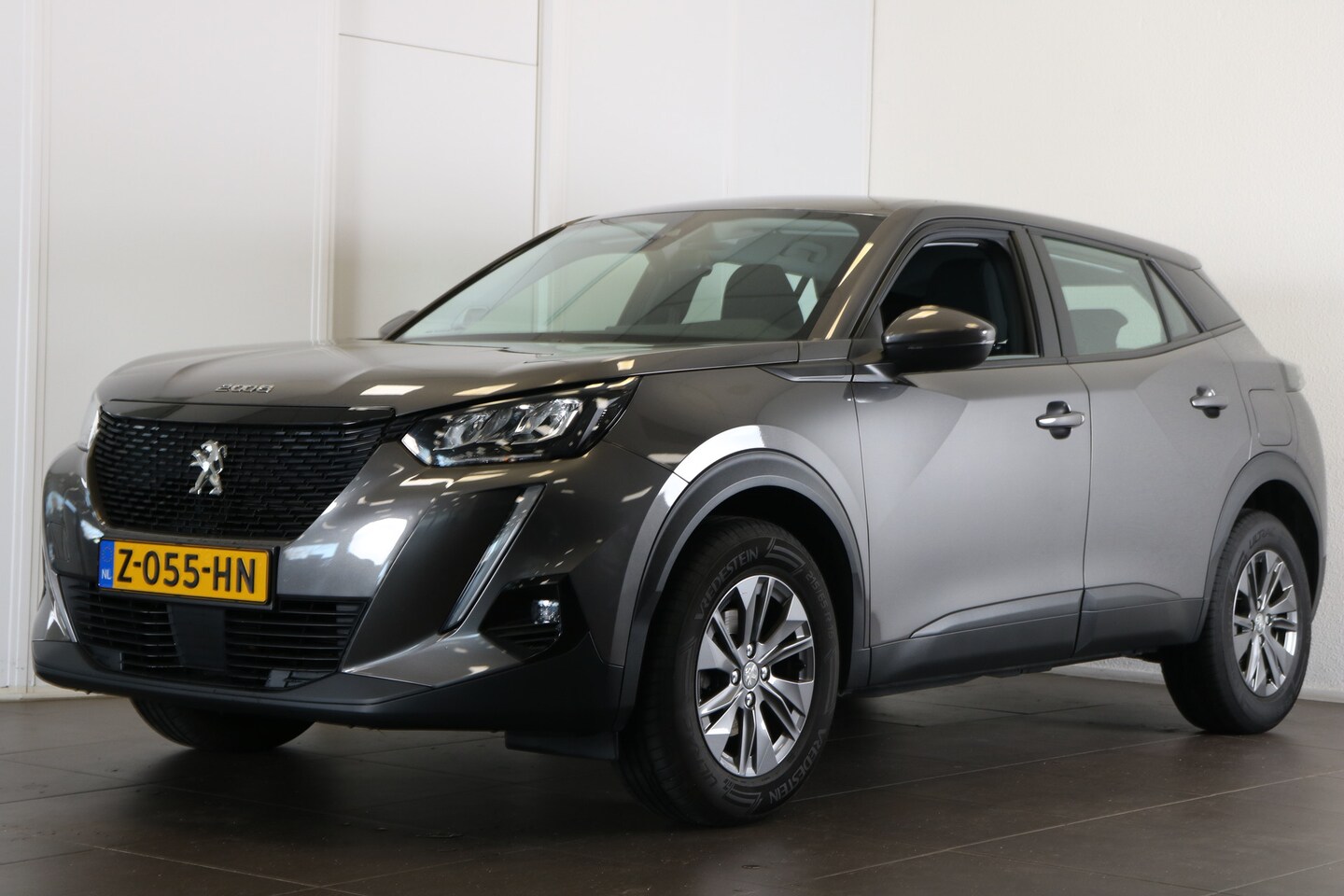 Peugeot 2008 - 1.2 PureTech 100pk Active Pack | Navi | Camera | Parkeersensor achter | Trekhaak | LMV 16" - AutoWereld.nl