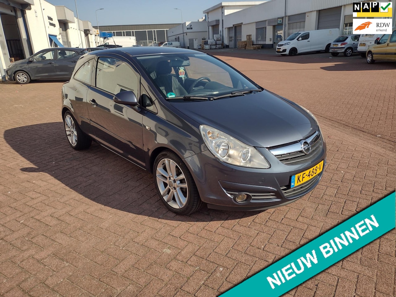 Opel Corsa - 1.2-16V Essentia MOOIE AUTO BEL 0619590613 AIRCO - AutoWereld.nl