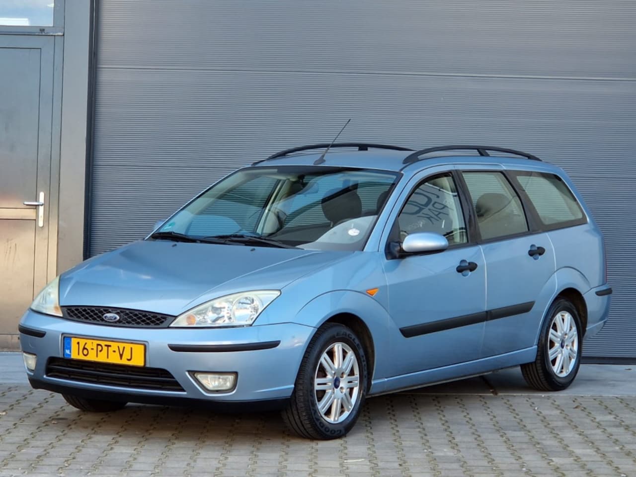 Ford Focus Wagon - 1.6-16V Futura 1ste eigenaar!! nap airco leer - AutoWereld.nl