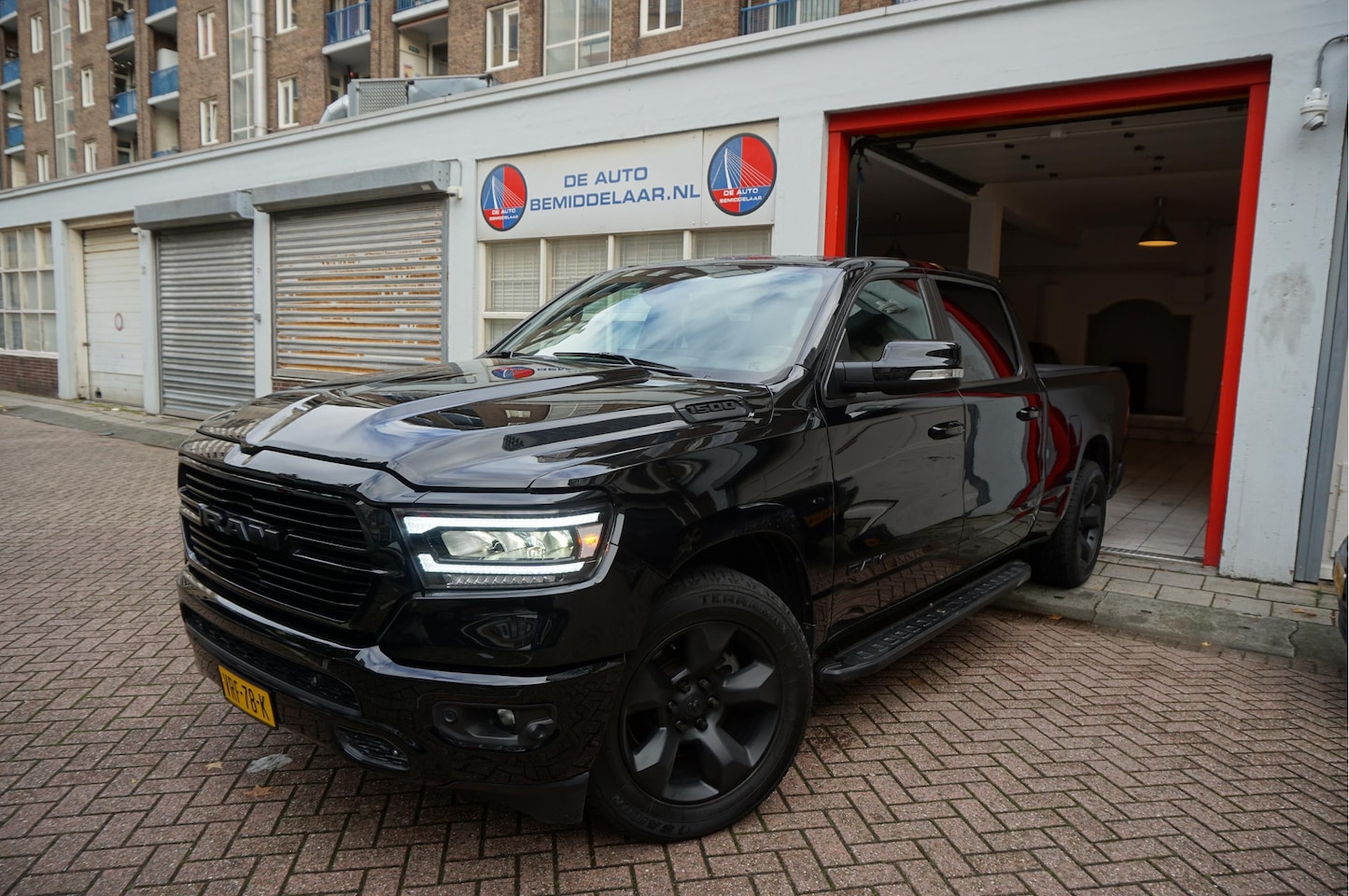 Dodge Ram 1500 - 5.7 V8 4x4 Crew Cab Big Horn Apple Carplay Camera Leer Trekhaak LPG Stoelverwarming Stuurv - AutoWereld.nl