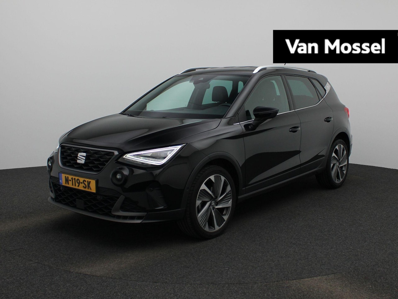 Seat Arona - 1.0 TSI FR Business Intense 95 PK | Navigatie | Stoelverwarming | Alcantara Bekleding |  P - AutoWereld.nl