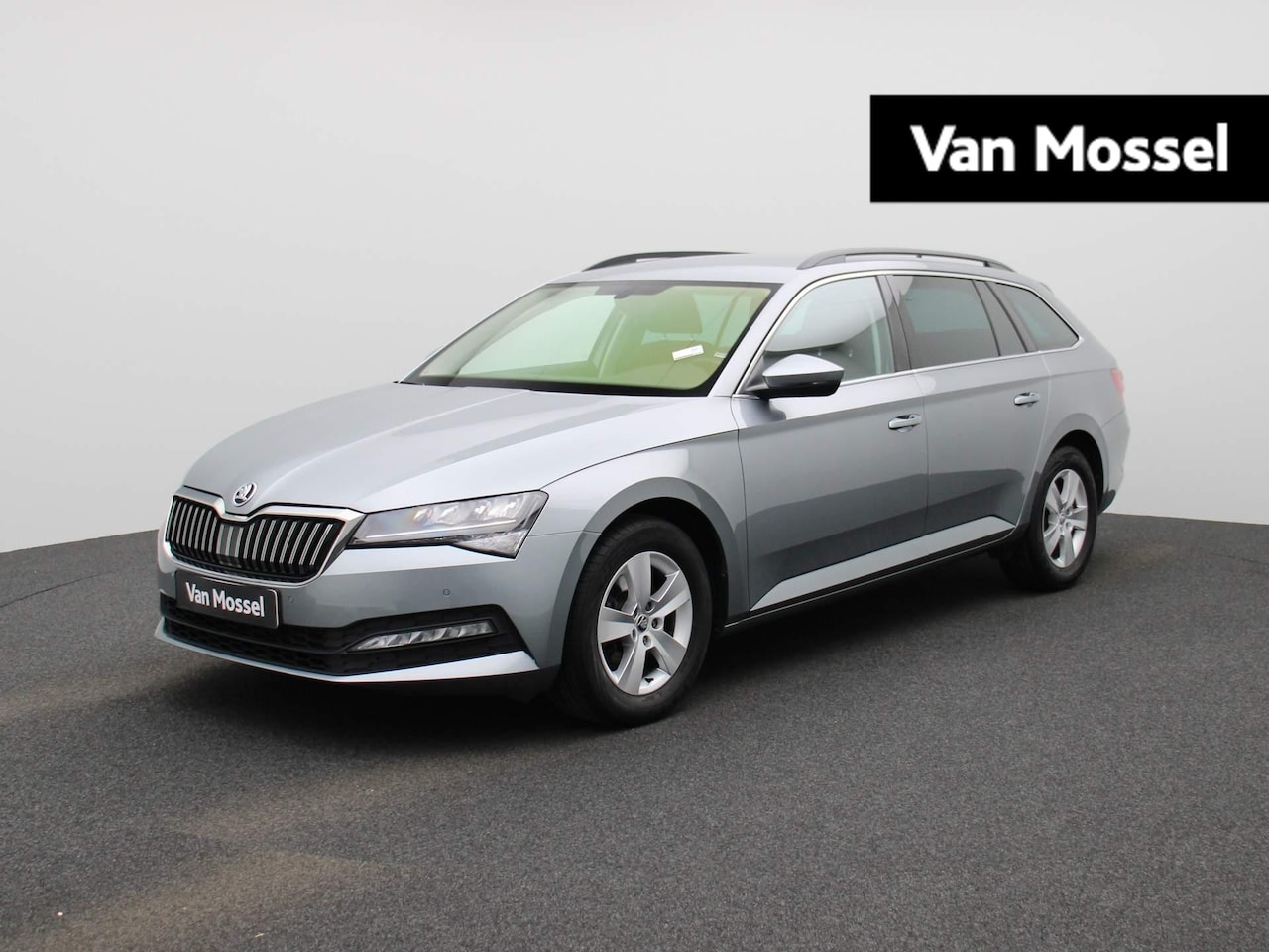 Skoda Superb Combi - 1.5 TSI ACT Business Edition | TREKHAAK | CLIMATE CONTROL | CAMERA | STOELVERWARMING | ELE - AutoWereld.nl