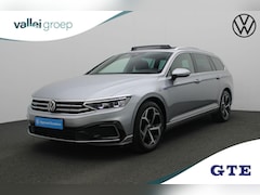 Volkswagen Passat Variant - 1.4 TSI 218 pk DSG PHEV GTE Business | Panoramadak | Trekhaak | Navigatie Discover Pro | R