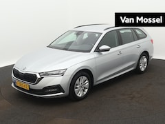 Skoda Octavia Combi - 1.0 TSI Ambition | TREKHAAK | NAVIGATIE | CRUISE CONTROL | PARKEERSENSOREN | DIGITAAL DASH