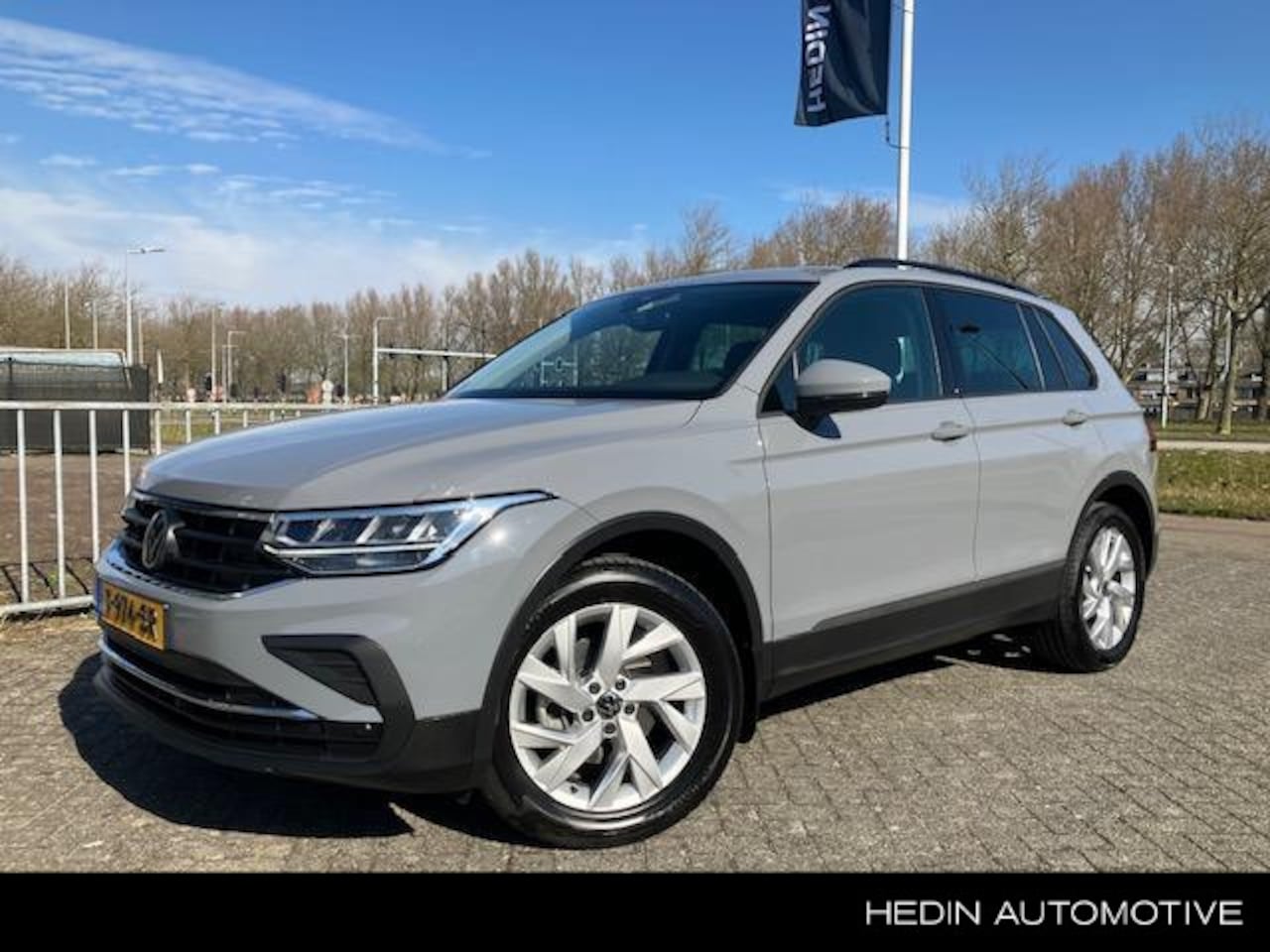 Volkswagen Tiguan - 1.5 TSI 150PK Elegance Automaat - AutoWereld.nl