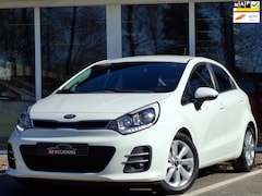 Kia Rio - 1.2 85pk 4 Cilinder 1e Eig/Clima/Cruise/Bluetooth/Parkeersensoren