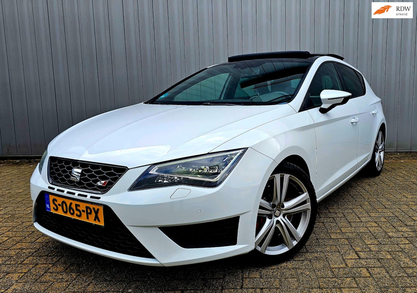 Seat Leon - 2.0 TSI Cupra Pano,DCC,Seat Sound - AutoWereld.nl