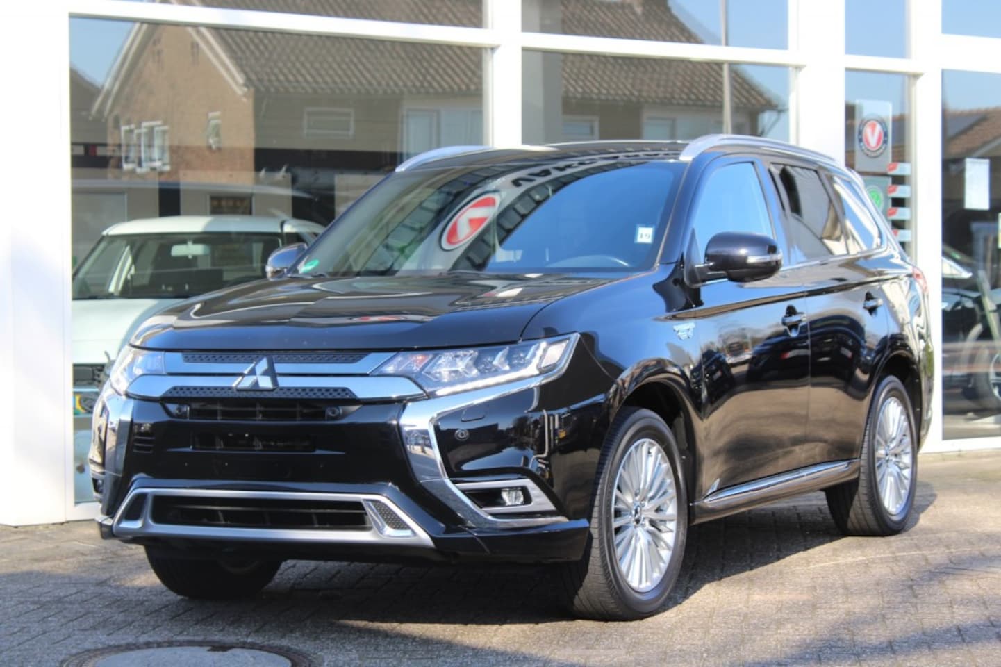 Mitsubishi Outlander - 2.4 PHEV Instyle Leder Dak - AutoWereld.nl