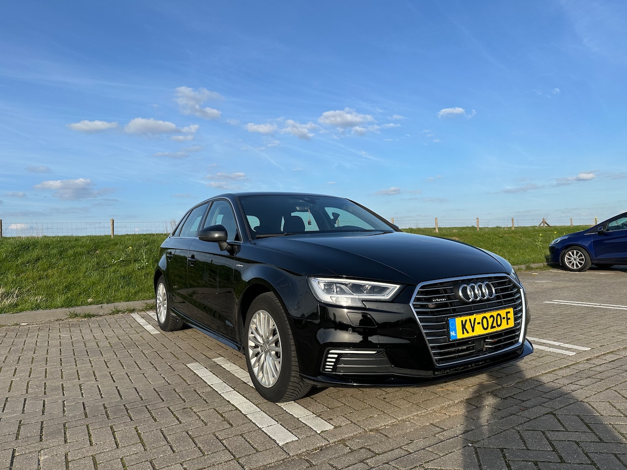 Audi A3 Sportback - 1.4 e-tron Lease Edition Audi A3 1.4 Tfsi 204pk E-tron plug in2016 Zwart digital dash - AutoWereld.nl