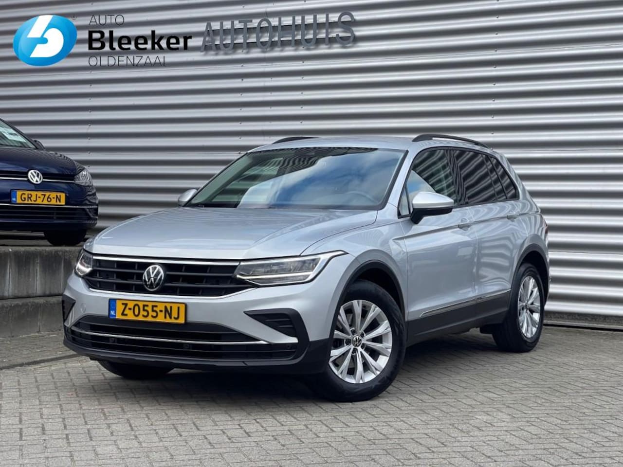 Volkswagen Tiguan - 1.5 TSI Automaat Airco Adapt cruise Carplay Winterpakket Pdc - AutoWereld.nl