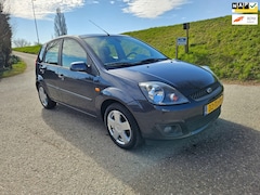 Ford Fiesta - 1.6-16V Futura, Automaat, 1e Eigenaar, Airco