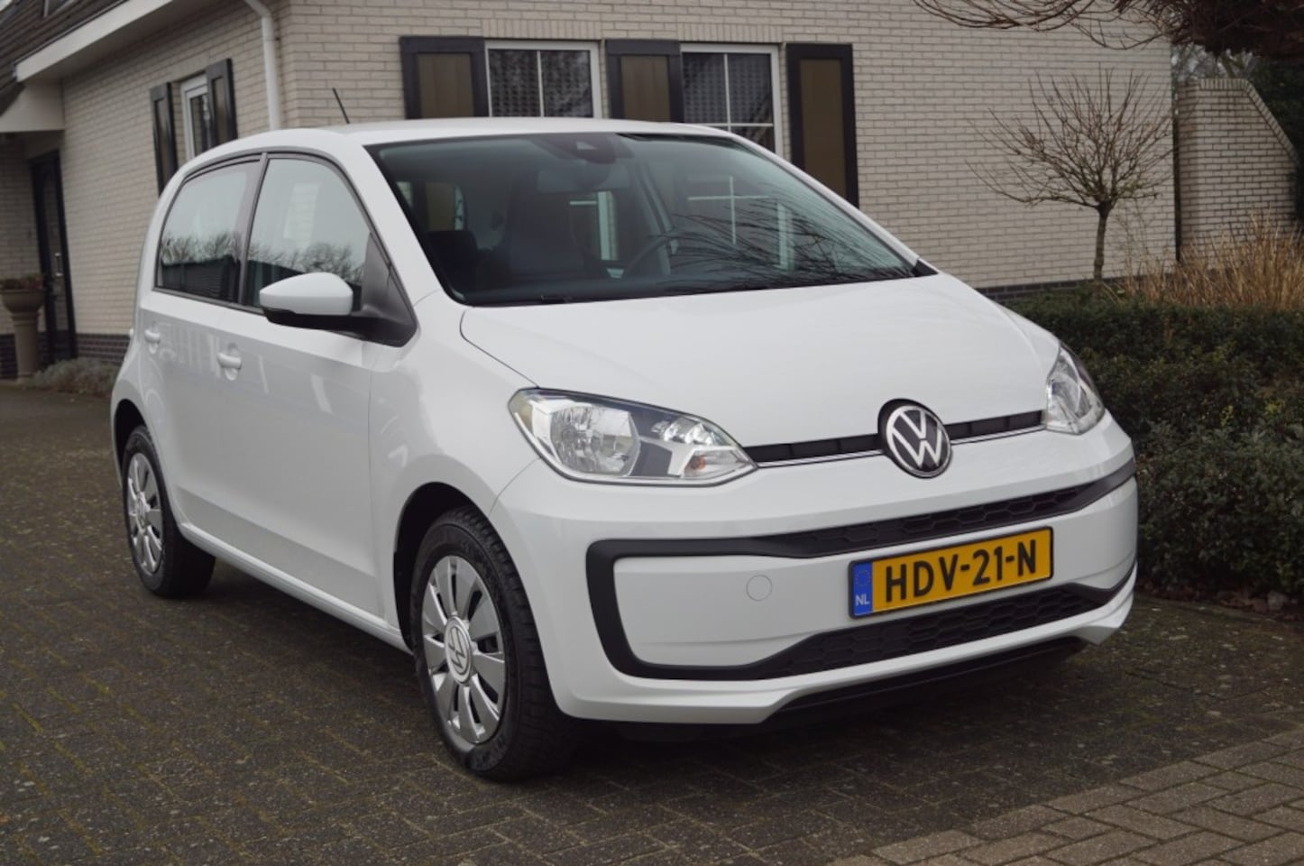 Volkswagen Up! - 1.0 Bluemotion (60pk) Cruisecontrol/Camera/Airco/PDC/Bluetooth - AutoWereld.nl