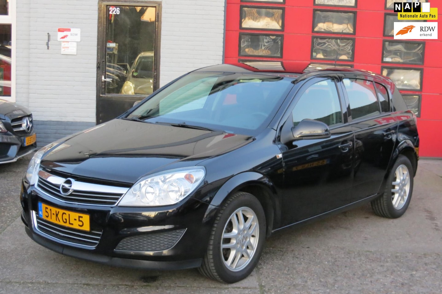 Opel Astra - 1.6 Edition 1.6 Edition , 5 DEURS, AIRCO, NAVI - AutoWereld.nl