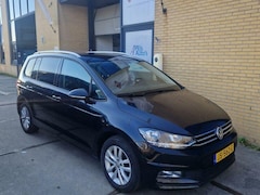 Volkswagen Touran - 1.2 TSI Highline 7p Navi New APK NAP sens