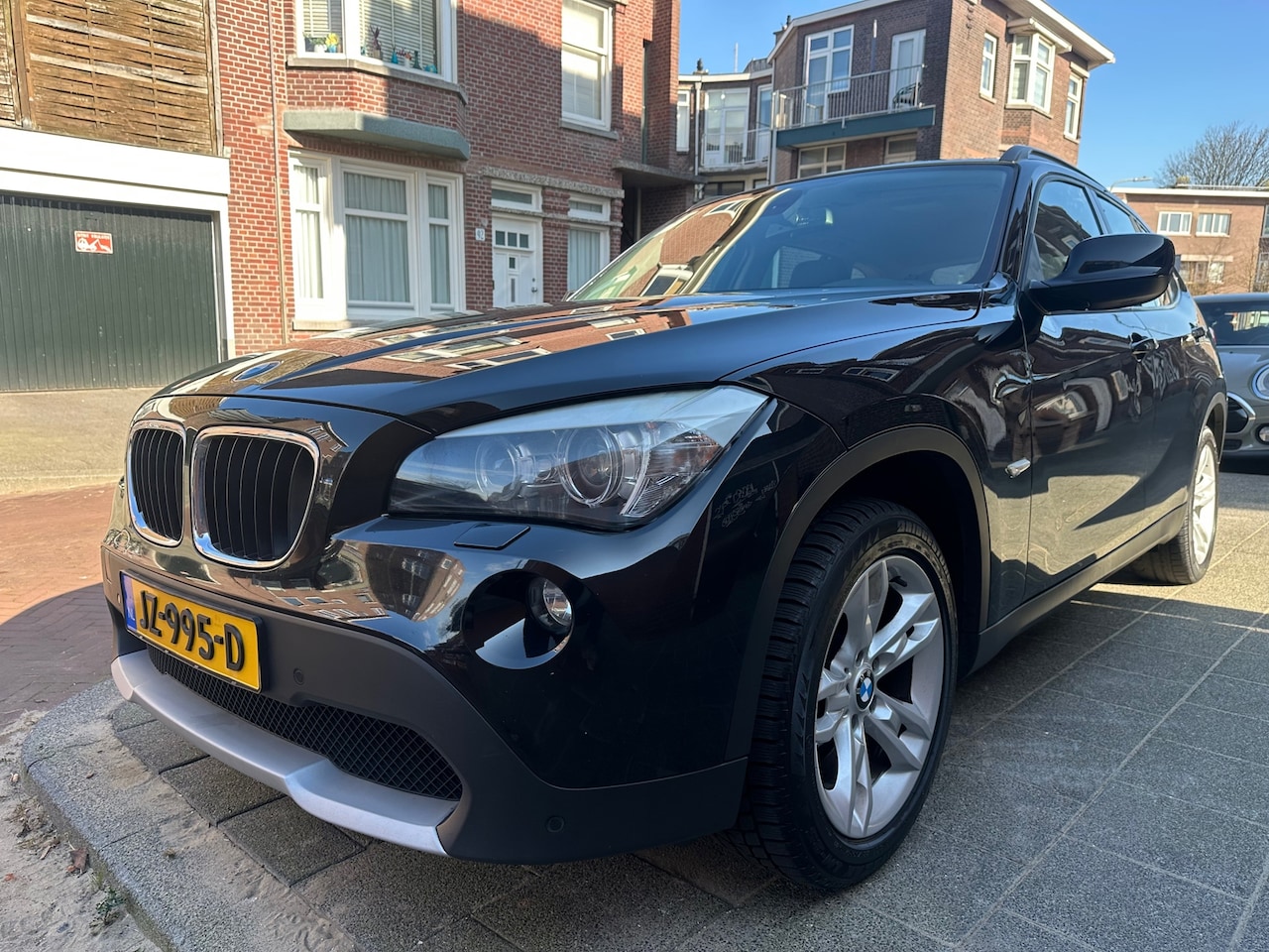 BMW X1 - SDrive18i Executive Navi Camera PDC LMV Bluetooth Airco - AutoWereld.nl