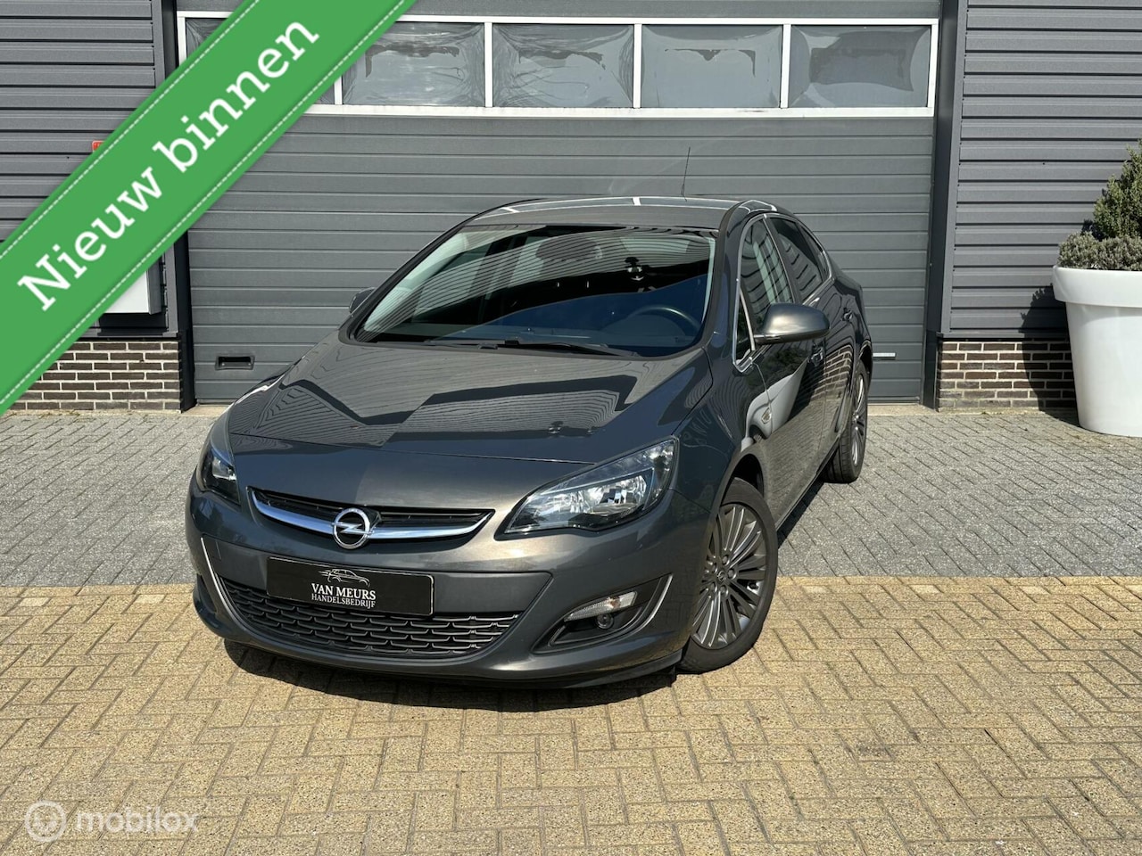 Opel Astra - 1.4 Design Edition 1.4 Design Edition, airco, trekhaak, cruise, apk 09-2025 - AutoWereld.nl