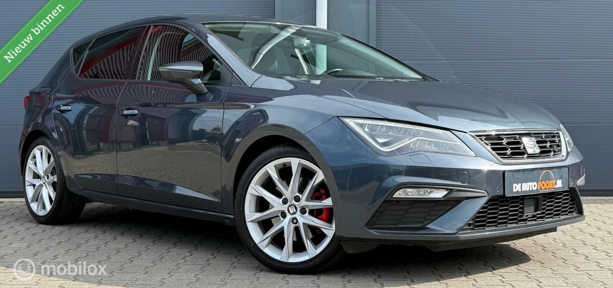 Seat Leon - 2.0 TSI FR Business Intense Viritual/Clima/Carplay/LED - AutoWereld.nl