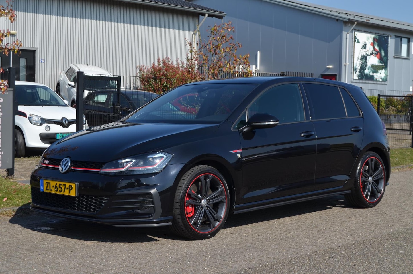 Volkswagen Golf - 2.0 TSI GTI Performance Leer|ACC|Pano|Navi - AutoWereld.nl